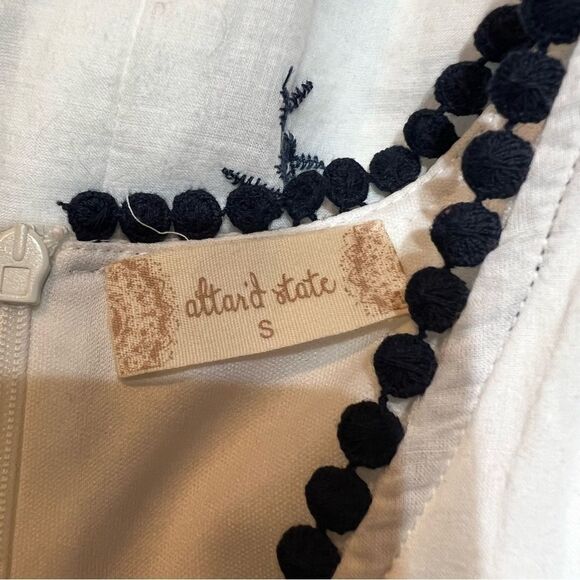 Altae’d State Mini Sundress Dress White & Navy Embroidered size Small - Picture 8 of 9